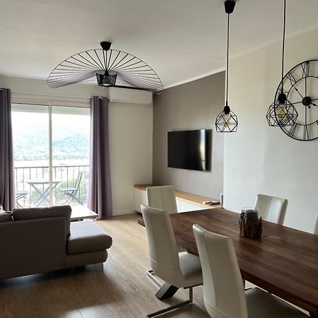 Superbe Appartement En Centre Ville Порто-Векио Екстериор снимка