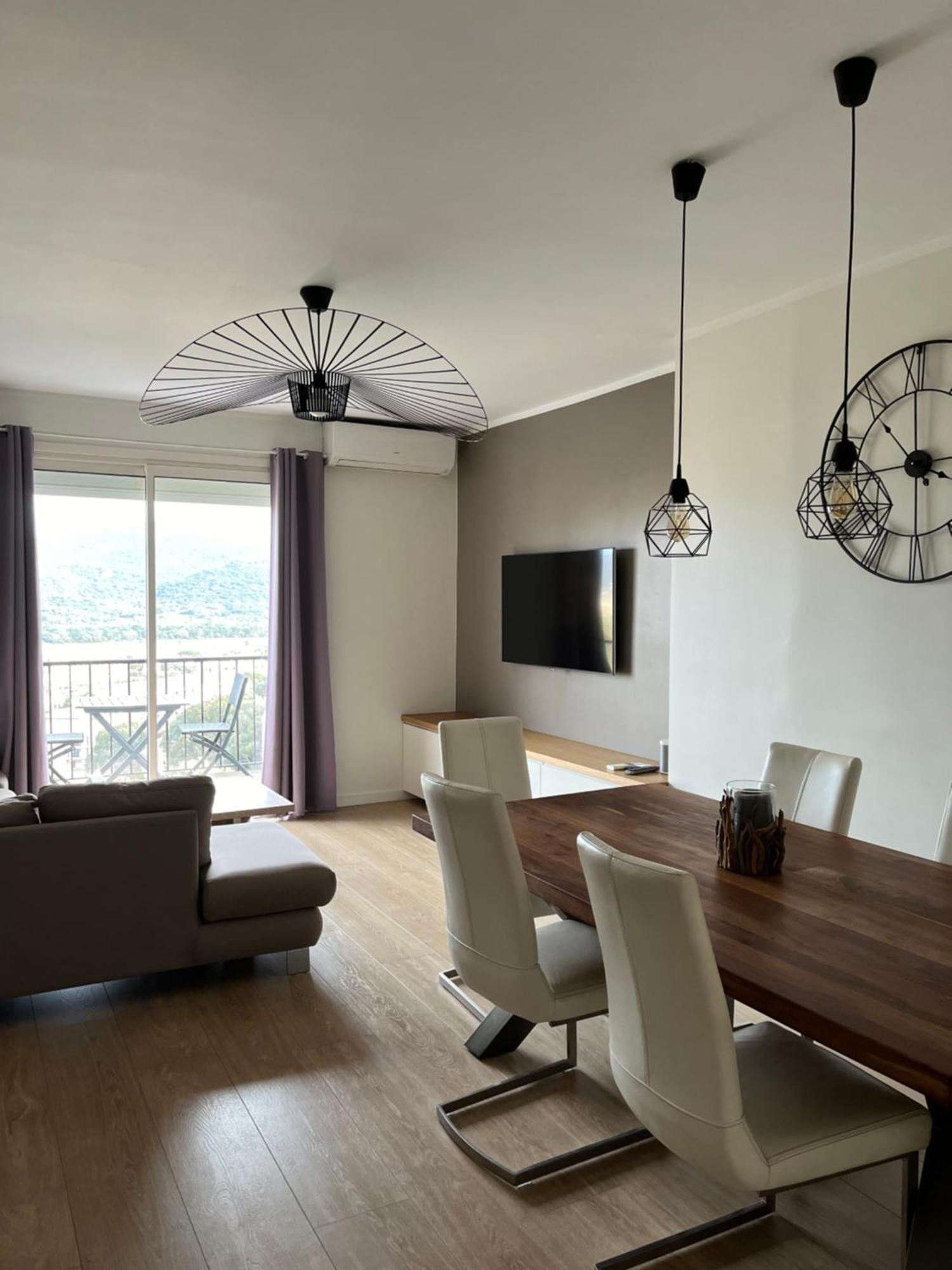 Superbe Appartement En Centre Ville Порто-Векио Екстериор снимка
